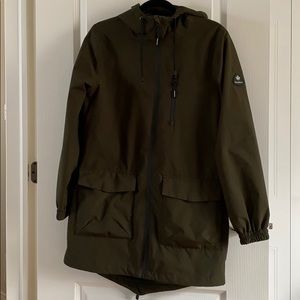 Dark green raincoat ☔️